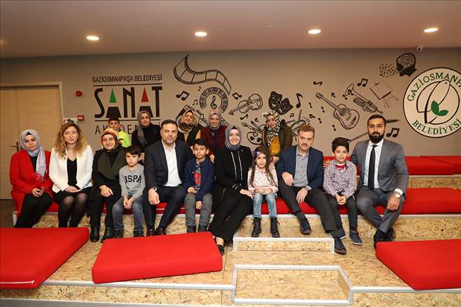 AK Parti Genel Başkan Yardımcısı Fatma Betül Sayan Kaya, Sanat Akademisini Ziyaret Etti