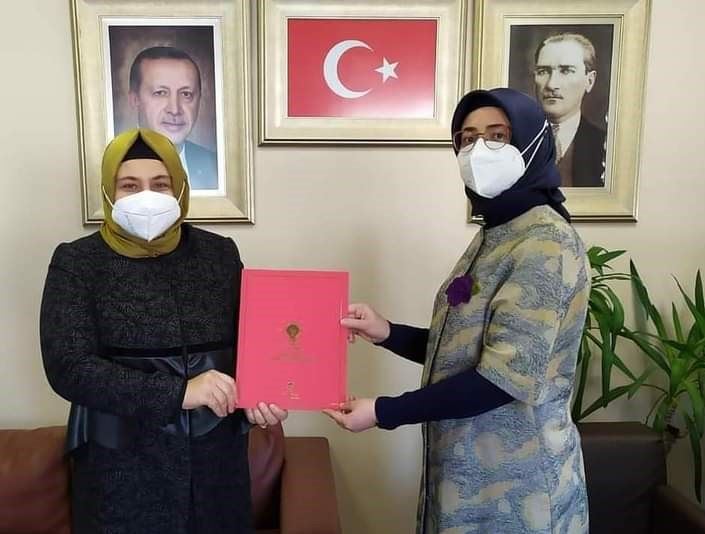 Gaziosmanpaşa Ak Parti Kadın Kolları başkanı Zeynep Vurmaz Yiğit ile yola devam dedi.