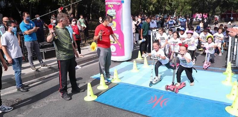 Gaziosmanpaşalı Gençler Paten, Kaykay, Scooter Yarışlarında Kıyasıya Yarıştı 