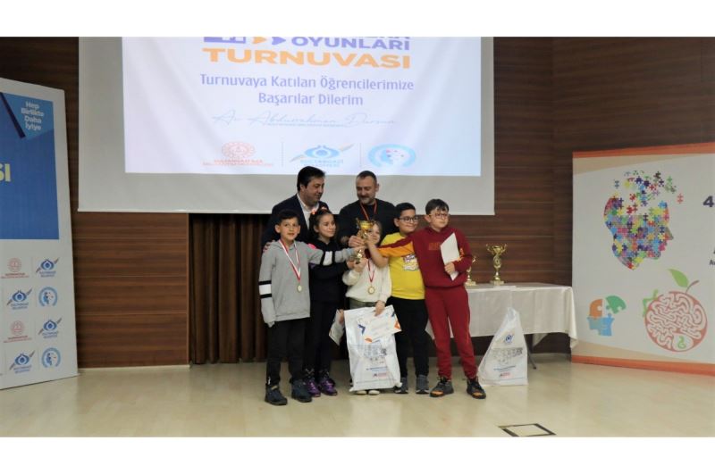 Sultangazi’de 4. Akıl ve Zekâ Oyunları Turnuvasında Öğrenciler Kıyasıya Yarıştı