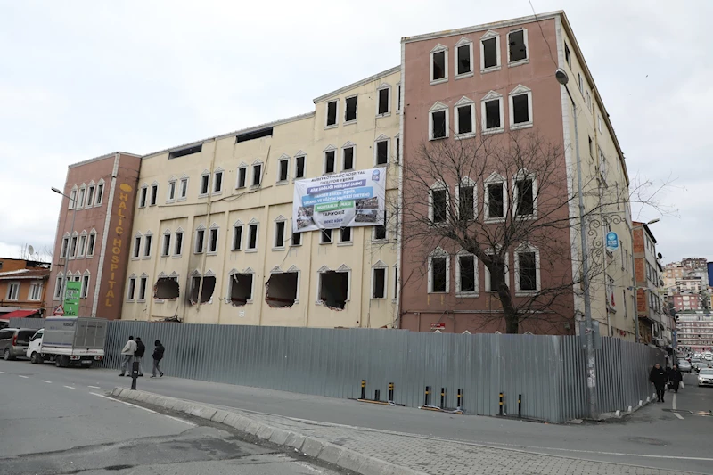 Alibeyköy Haliç Hospital binası yıkılıyor