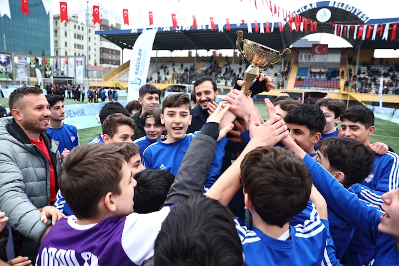 Çocuklar Yarıyıl Tatilini “Bağcılar’ın Yıldızları Futbol Turnuvası’nda” Değerlendirdi