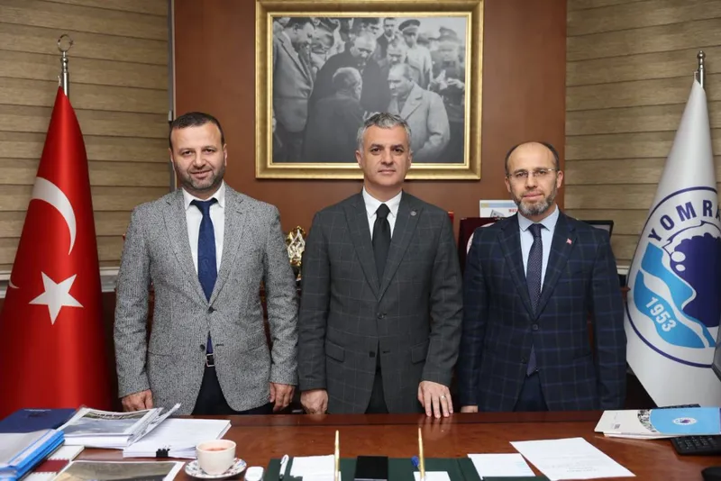 Trabzon Hafız Ali Haydar Özak Dini İhtisas Merkezi Yöneticileri Yomra Belediye Başkanı