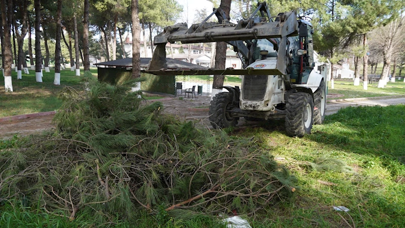 Atakum Belediyesi temizlik mesaisine ara vermeden devam ediyor