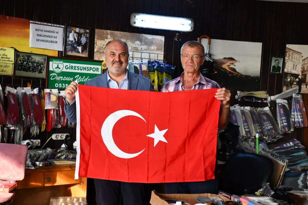 TÜRKİYE TERÖRÜN GÖLGESİNDE DEĞİL, BAYRAĞIN GÖLGESİNDE YAŞAYACAK!